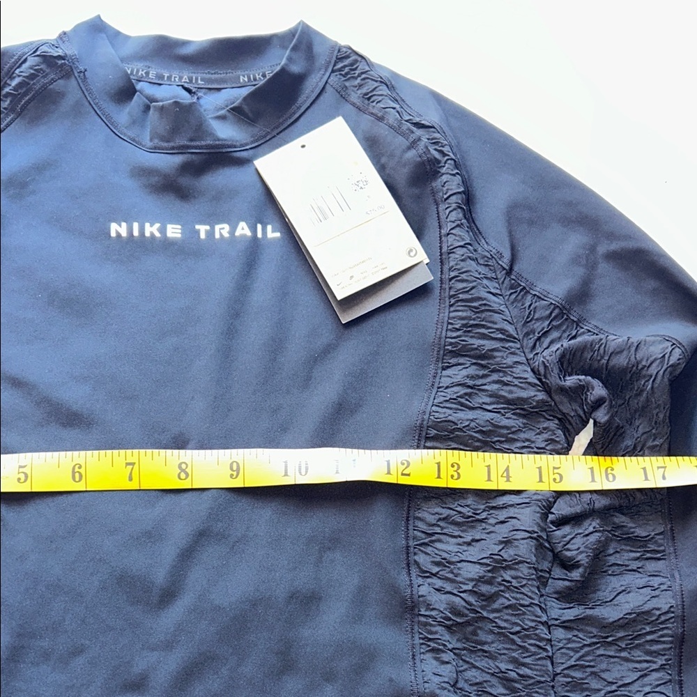 Nike Black Long-Sleeve Crop Trail Tee - Picture 10 of 15